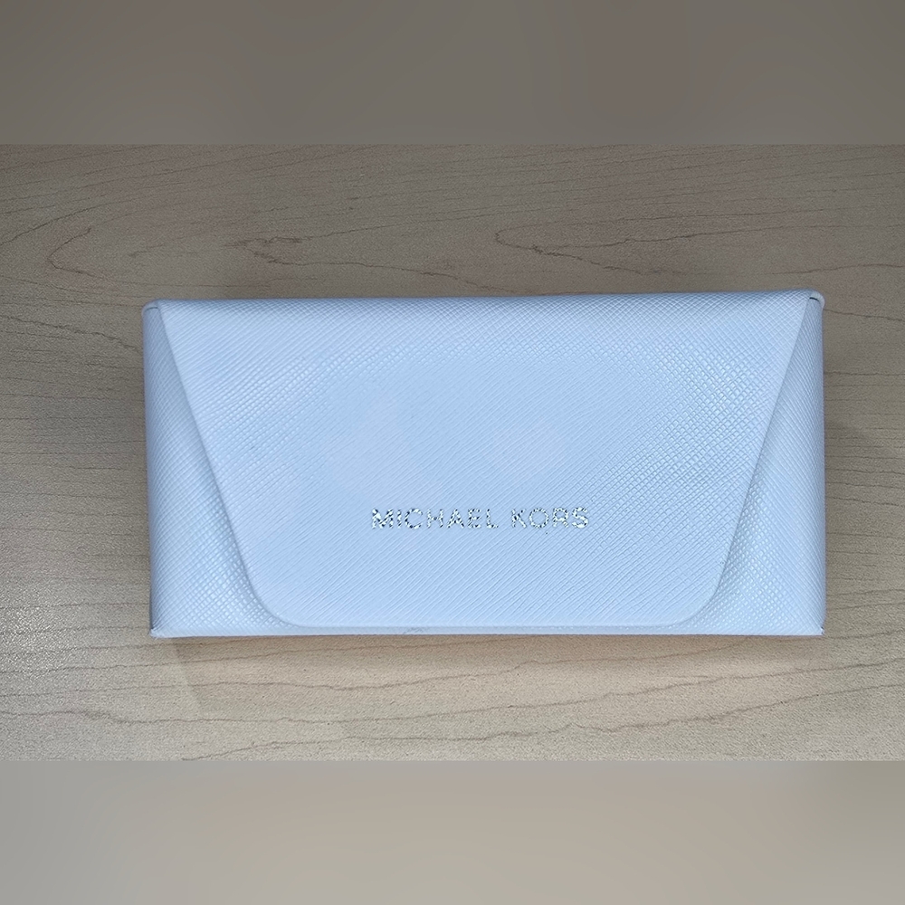 Michael Kors White Clutch‎ Eyeglass Case